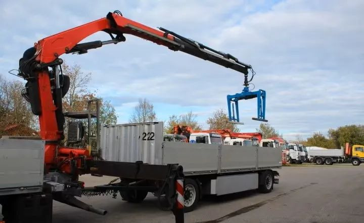 Volvo FH500 6x2 | Platforma z HDS Fassi F215A7 - Sterowanie radiowe | Euro 6 | Automatyczna skrzynia | 390 000 km - Kamion sa tovarnim sandukom, Kamion sa dizalicom: slika 3 Volvo FH500 6x2 | Platforma z HDS Fassi F215A7 - Sterowanie radiowe | Euro 6 | Automatyczna skrzynia | 390 000 km - Kamion sa tovarnim sandukom, Kamion sa dizalicom: slika 3