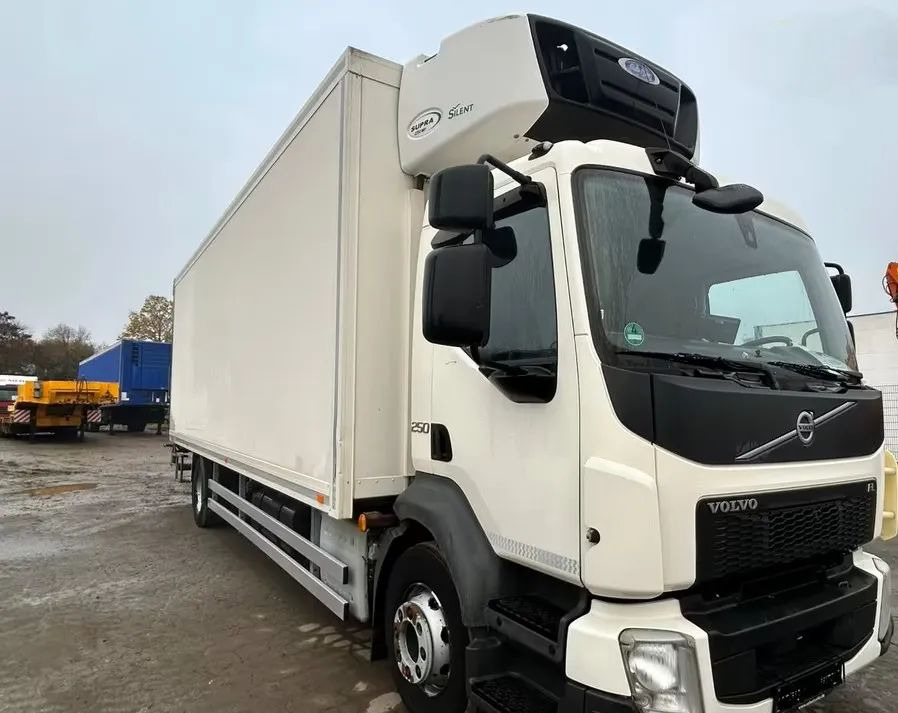 Volvo FL 250 | Chłodnia Carrier Supra -30°C | Hydrauliczna platforma załadunkowa | ogrzewanie postojowe | 187 654 km | Automatyczna skrzynia | Euro 6 |4x2 - Hladnjača: slika 1 Volvo FL 250 | Chłodnia Carrier Supra -30°C | Hydrauliczna platforma załadunkowa | ogrzewanie postojowe | 187 654 km | Automatyczna skrzynia | Euro 6 |4x2 - Hladnjača: slika 1