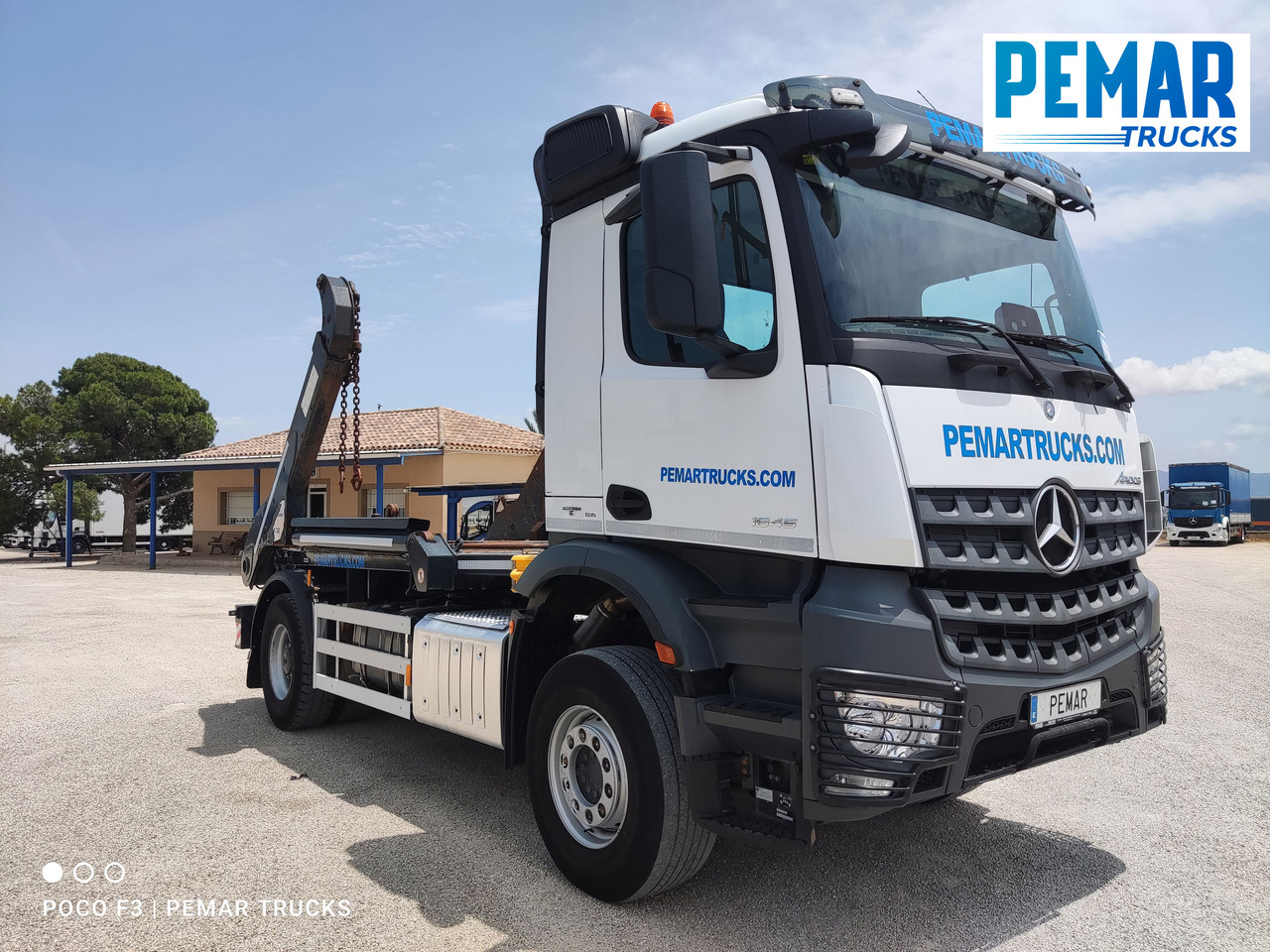 MERCEDES-BENZ AROCS 1845 PORTACONTENEDOR CADENAS - Kamion za utovaranje kontejnera: slika 4 MERCEDES-BENZ AROCS 1845 PORTACONTENEDOR CADENAS - Kamion za utovaranje kontejnera: slika 4