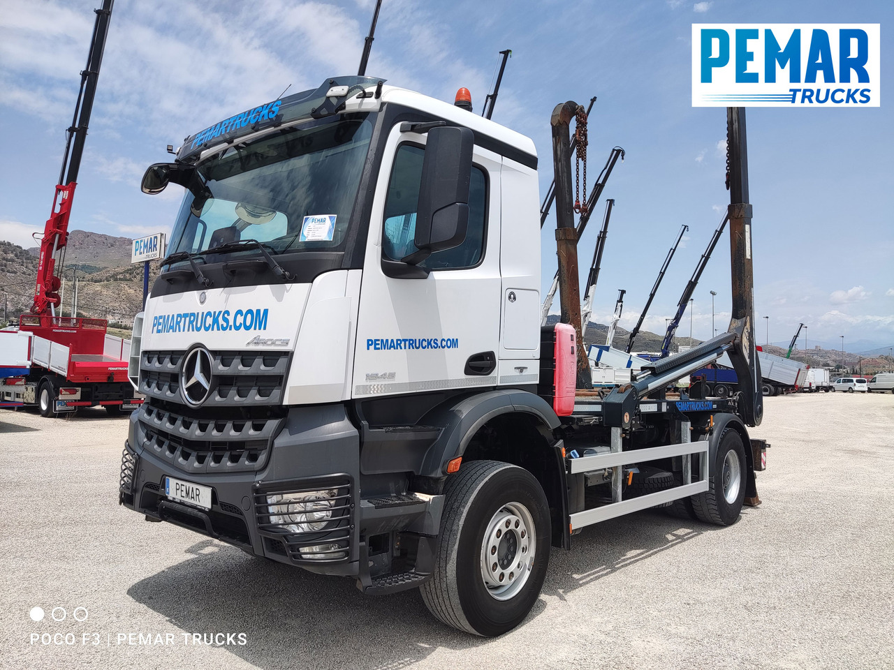 MERCEDES-BENZ AROCS 1845 PORTACONTENEDOR CADENAS - Kamion za utovaranje kontejnera: slika 1 MERCEDES-BENZ AROCS 1845 PORTACONTENEDOR CADENAS - Kamion za utovaranje kontejnera: slika 1