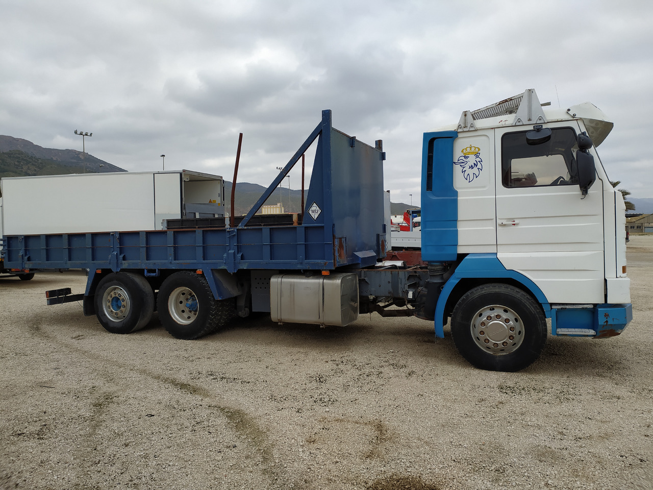 SCANIA 143 420 BASCULANTE - Istovarivač: slika 4 SCANIA 143 420 BASCULANTE - Istovarivač: slika 4