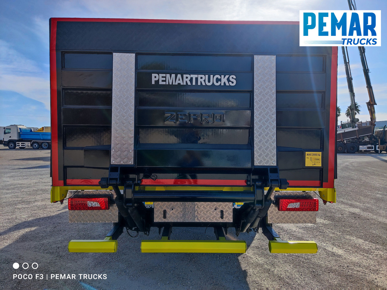 Kamion sa dizalicom SCANIA P 250 GRUA CAJA FIJA: slika 7