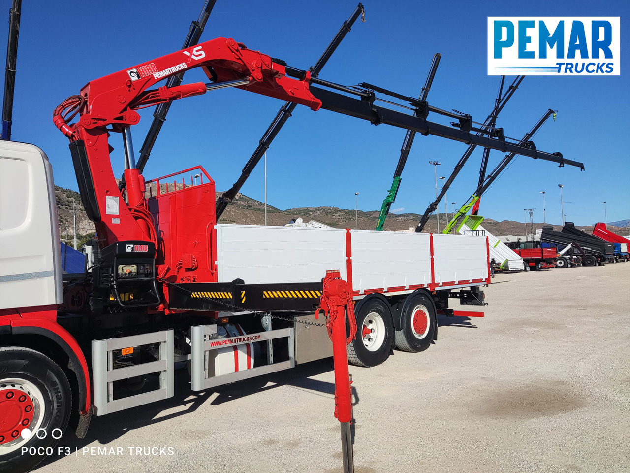 Kamion sa dizalicom SCANIA P 400 6X2 GRUA CAJA FIJA: slika 32