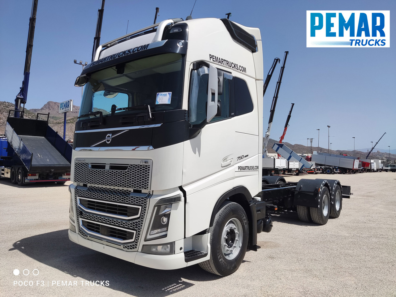 VOLVO FH 750 6X2 CHASIS EURO 6 - Kamion sa golom šasijom i zatvorenom kabinom: slika 1 VOLVO FH 750 6X2 CHASIS EURO 6 - Kamion sa golom šasijom i zatvorenom kabinom: slika 1