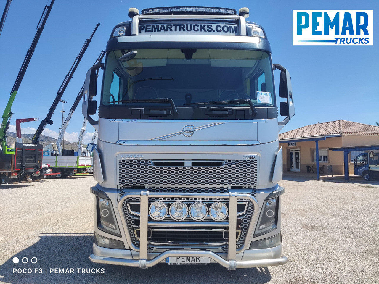 VOLVO FH16 750 8X4 PLATAFORMA CAJA ABIERTA - Kamion sa tovarnim sandukom: slika 2 VOLVO FH16 750 8X4 PLATAFORMA CAJA ABIERTA - Kamion sa tovarnim sandukom: slika 2