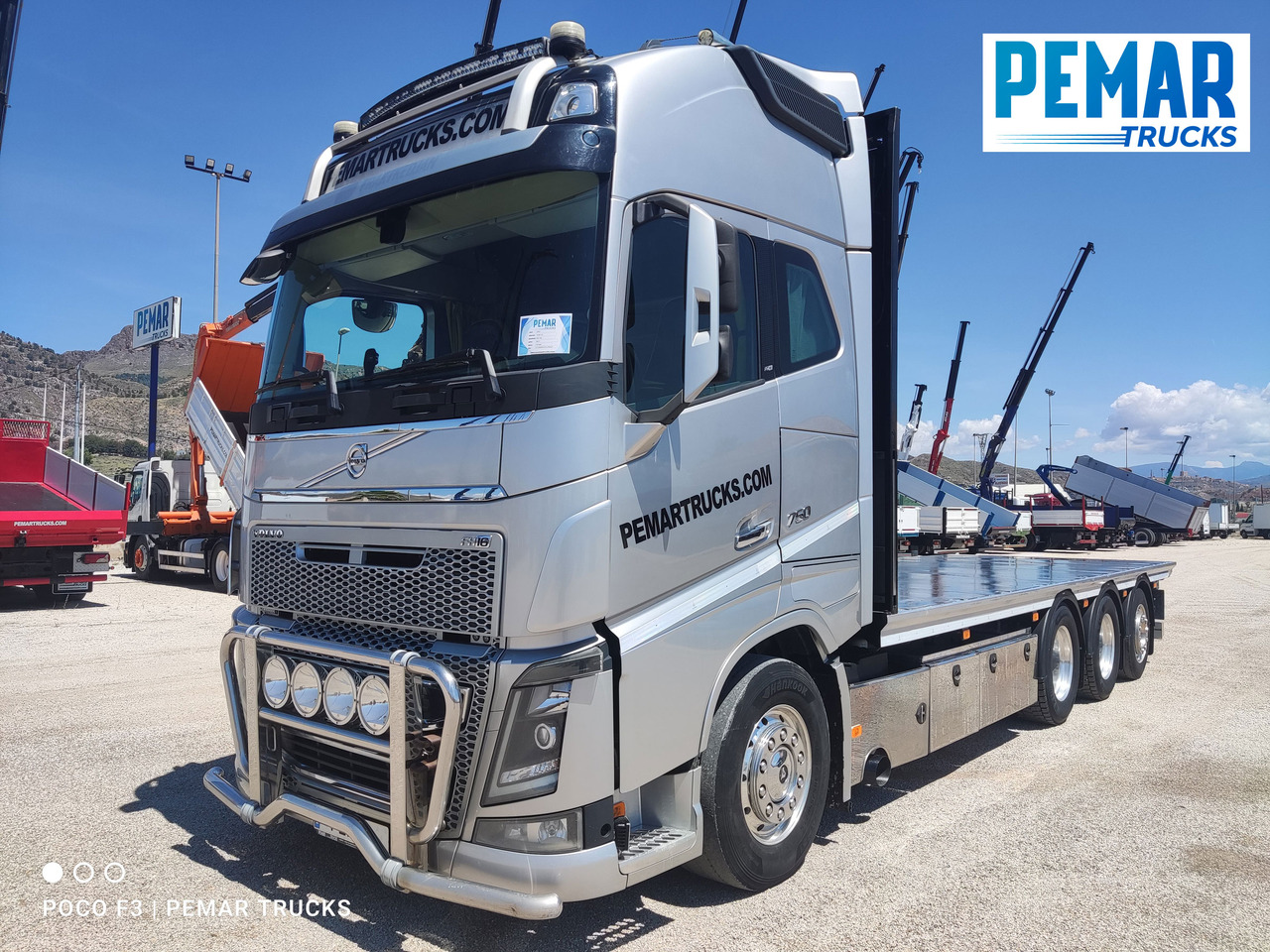 VOLVO FH16 750 8X4 PLATAFORMA CAJA ABIERTA - Kamion sa tovarnim sandukom: slika 1 VOLVO FH16 750 8X4 PLATAFORMA CAJA ABIERTA - Kamion sa tovarnim sandukom: slika 1