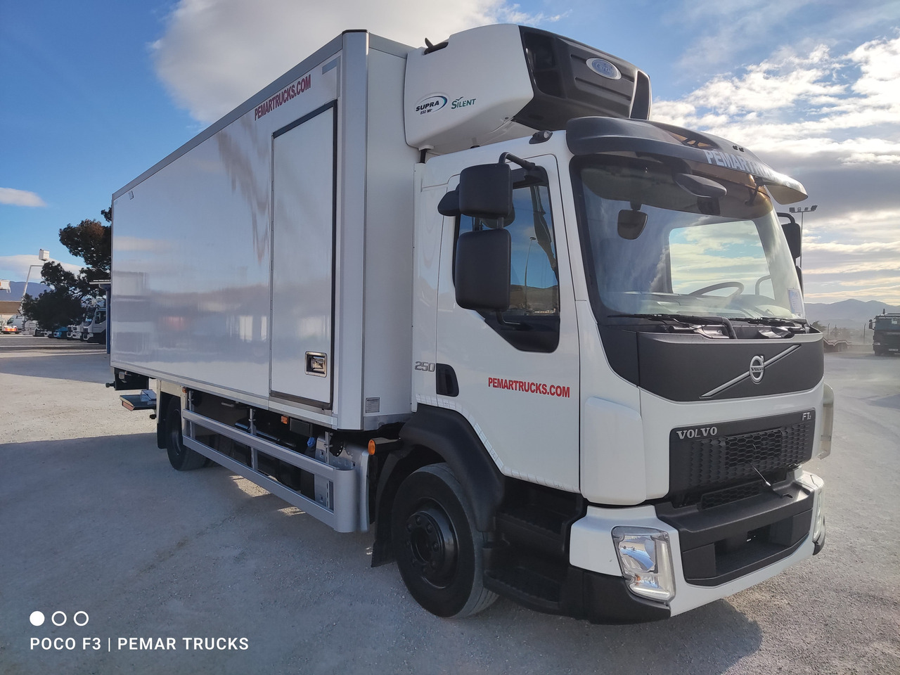 VOLVO FL 250 FRIGORIFICO 12T EURO 6 - Hladnjača: slika 3 VOLVO FL 250 FRIGORIFICO 12T EURO 6 - Hladnjača: slika 3