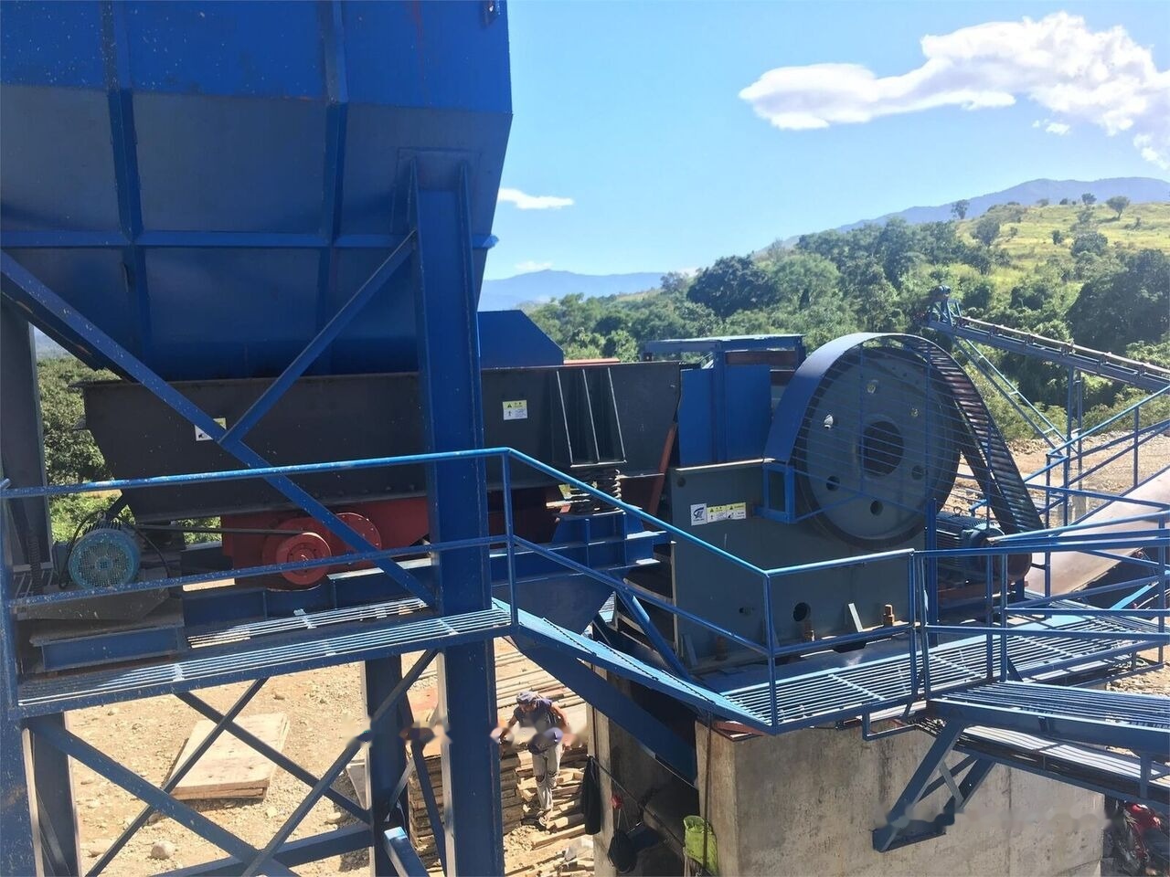 Kinglink 100TPH SCALPING VIBRATING FEEDER ZSW380X96 - Sito: slika 2 Kinglink 100TPH SCALPING VIBRATING FEEDER ZSW380X96 - Sito: slika 2