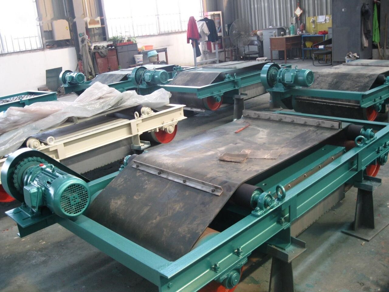 Kinglink B800 Magnetic Separator for remove iron and steels - Trakasti transporter: slika 1 Kinglink B800 Magnetic Separator for remove iron and steels - Trakasti transporter: slika 1