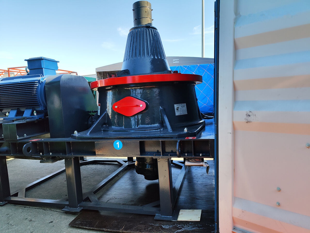 Kinglink KCS430 Hydraulic Cone Crusher - Konusna drobilica: slika 2 Kinglink KCS430 Hydraulic Cone Crusher - Konusna drobilica: slika 2