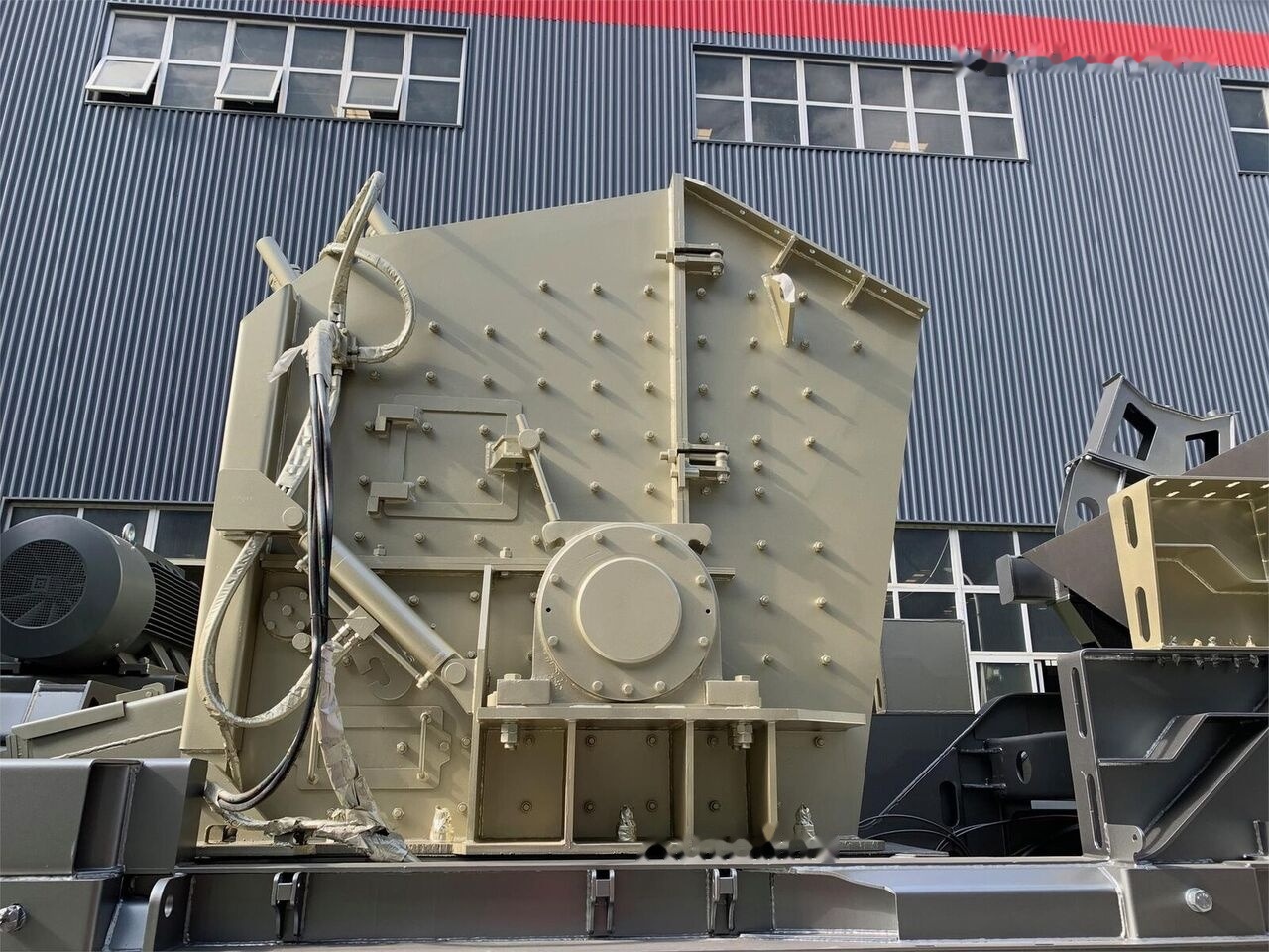 Kinglink KL3S2160F1315 Portable Impact Crusher Plant - Udarna drobilica: slika 1 Kinglink KL3S2160F1315 Portable Impact Crusher Plant - Udarna drobilica: slika 1