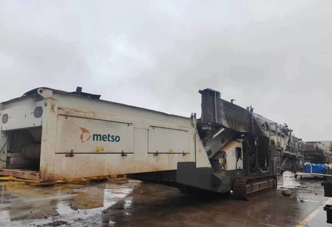 Metso Lokotrack ST4.8 Crawler Screen - Sito: slika 2 Metso Lokotrack ST4.8 Crawler Screen - Sito: slika 2