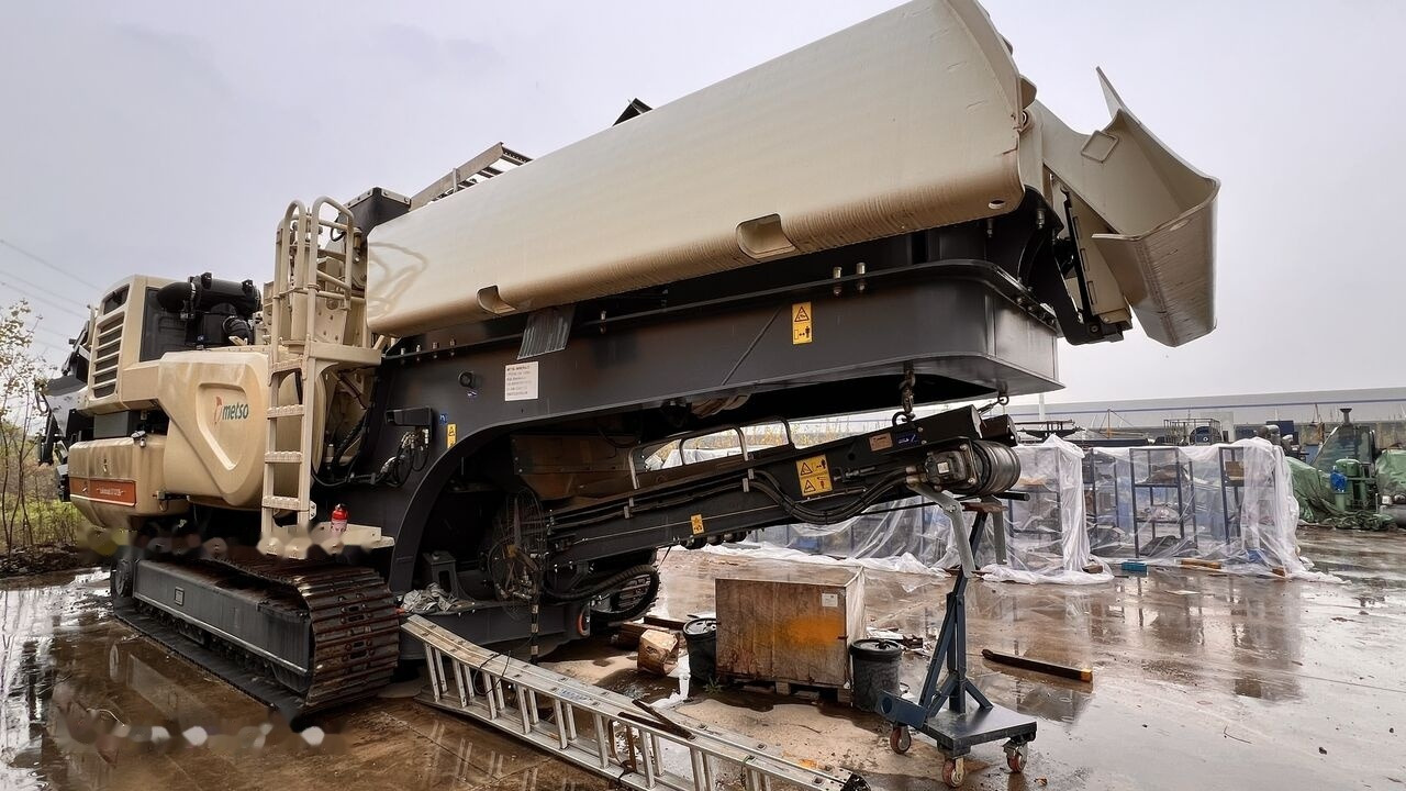 Metso NEW Lokotrack LT1213S mobile horizontal impact crusher - Mobilna drobilica: slika 5 Metso NEW Lokotrack LT1213S mobile horizontal impact crusher - Mobilna drobilica: slika 5