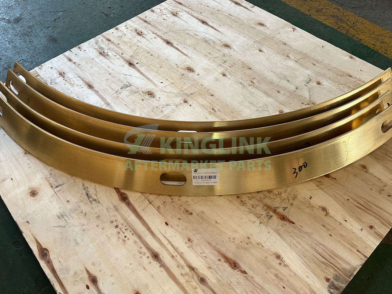 KINGLINK Copper Alloy Frame Seat Liner 1048516271 For HP200 Cone Crusher - Rezervni deo za Građevinska mašina: slika 1 KINGLINK Copper Alloy Frame Seat Liner 1048516271 For HP200 Cone Crusher - Rezervni deo za Građevinska mašina: slika 1