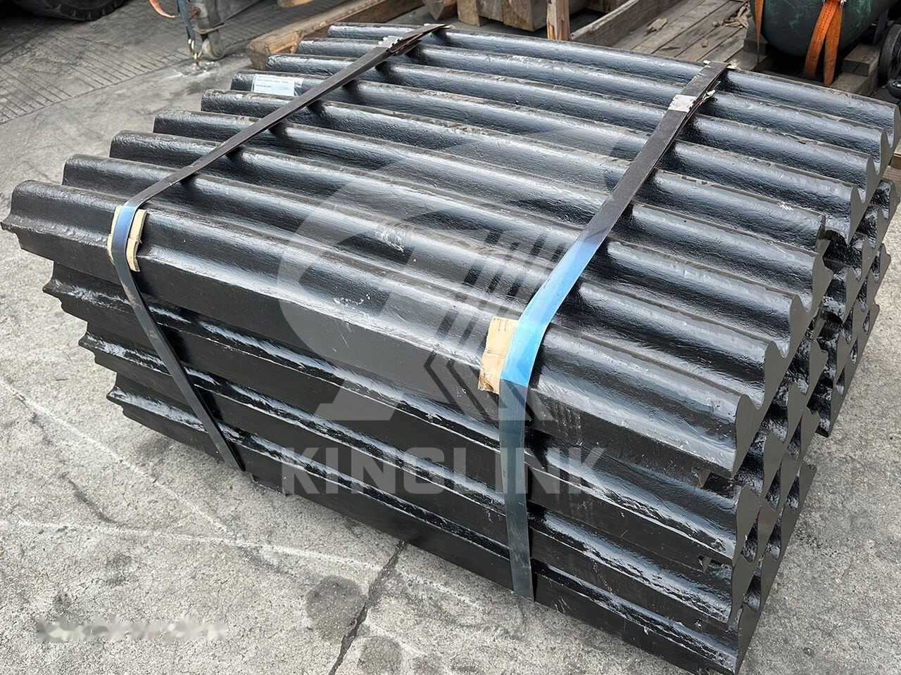 Movable and Fixed Jaw Plates for CT2036 CT3042 | Kinglink 17003346 for crusher - Rezervni deo za Drobilica: slika 1 Movable and Fixed Jaw Plates for CT2036 CT3042 | Kinglink 17003346 for crusher - Rezervni deo za Drobilica: slika 1