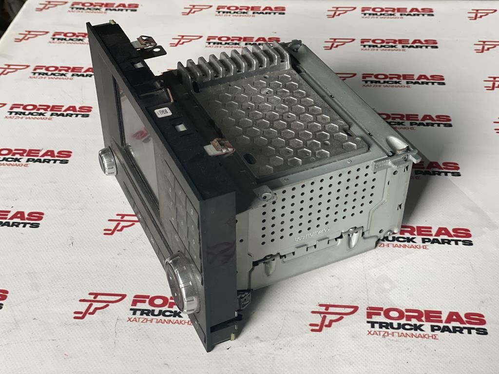 BOSCH RADIO FOR MERCEDES ACTROS MP4 - A 0004466662 - Kabina i enterijer za Kamion: slika 2 BOSCH RADIO FOR MERCEDES ACTROS MP4 - A 0004466662 - Kabina i enterijer za Kamion: slika 2