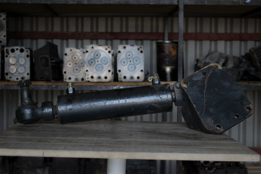 MAN TGA HYDRAULIC STEERING BOTTLE - Hidraulični cilindar za Kamion: slika 1 MAN TGA HYDRAULIC STEERING BOTTLE - Hidraulični cilindar za Kamion: slika 1