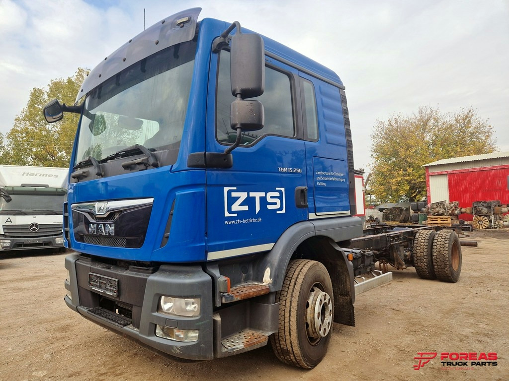 MAN TGM 15.250 EURO 6 - Kamion sa golom šasijom i zatvorenom kabinom: slika 4 MAN TGM 15.250 EURO 6 - Kamion sa golom šasijom i zatvorenom kabinom: slika 4