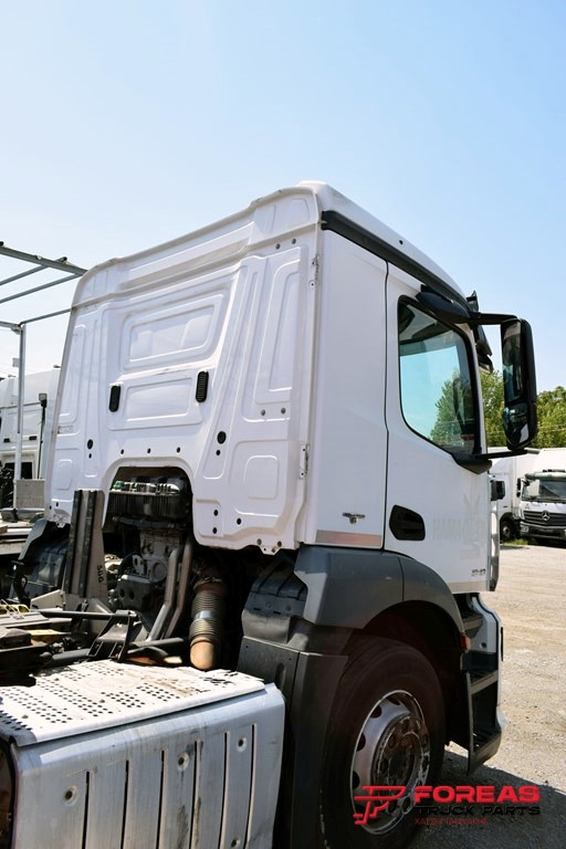 MERCEDES ANTOS 1840 - Kabina: slika 4 MERCEDES ANTOS 1840 - Kabina: slika 4