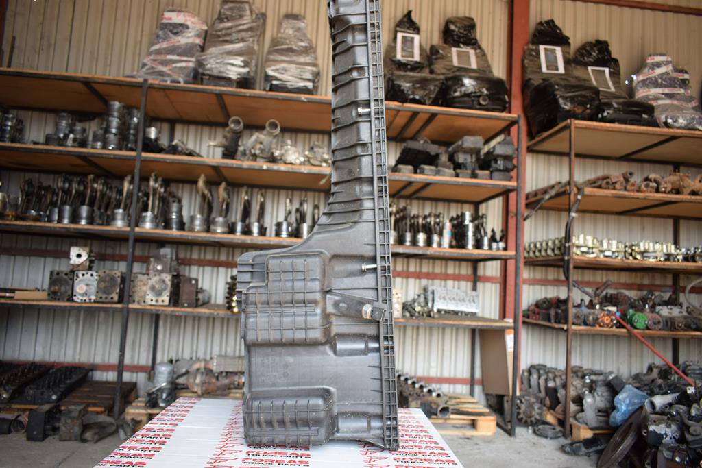 MERCEDES-BENZ ACTROS MP4 - Korito za ulje za Kamion: slika 2 MERCEDES-BENZ ACTROS MP4 - Korito za ulje za Kamion: slika 2