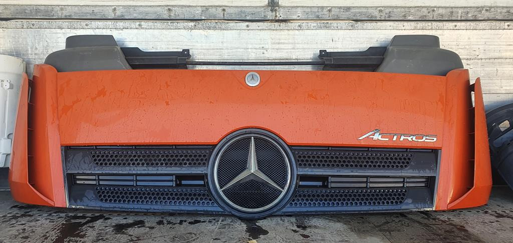 MERCEDES-BENZ ACTROS MP4 - Hauba za Kamion: slika 1 MERCEDES-BENZ ACTROS MP4 - Hauba za Kamion: slika 1