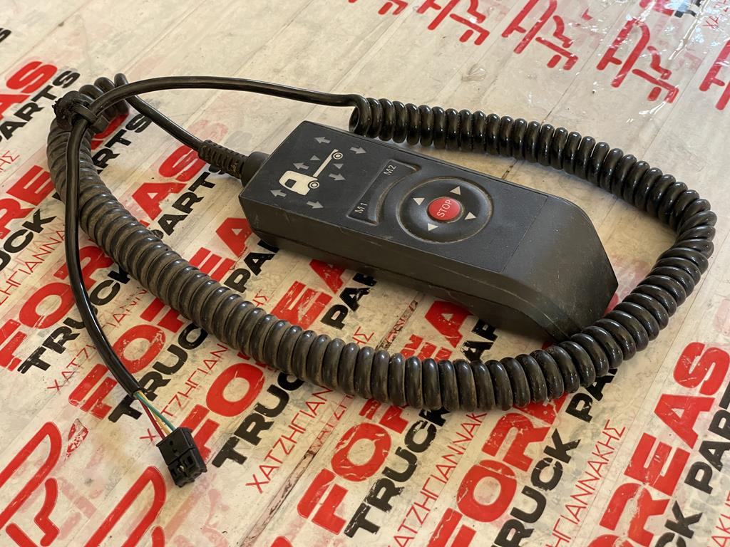 MERCEDES-BENZ ACTROS MP4 SUSPENSION CONTROLLER - A 002 820 8197 - Električni sistem za Kamion: slika 3 MERCEDES-BENZ ACTROS MP4 SUSPENSION CONTROLLER - A 002 820 8197 - Električni sistem za Kamion: slika 3
