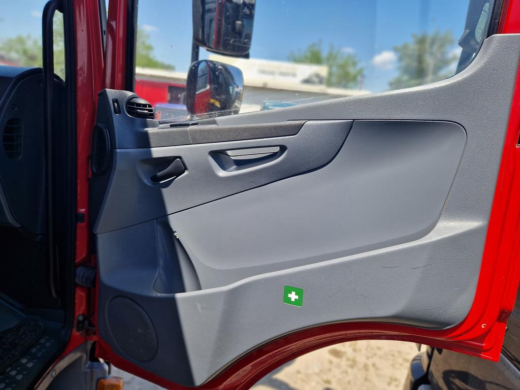MERCEDES-BENZ ATEGO 2 1218 - Kabina za Kamion: slika 5 MERCEDES-BENZ ATEGO 2 1218 - Kabina za Kamion: slika 5