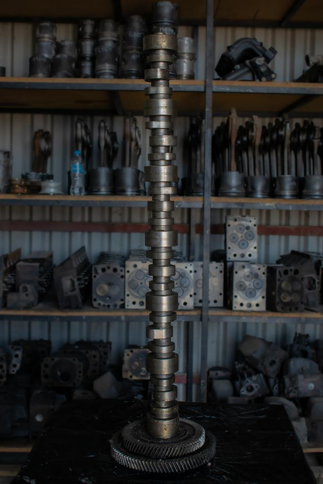 MERCEDES-BENZ AXOR EURO V WITH ENGINE CODE ΟΜ 460 - Bregasta osovina za Kamion: slika 1 MERCEDES-BENZ AXOR EURO V WITH ENGINE CODE ΟΜ 460 - Bregasta osovina za Kamion: slika 1