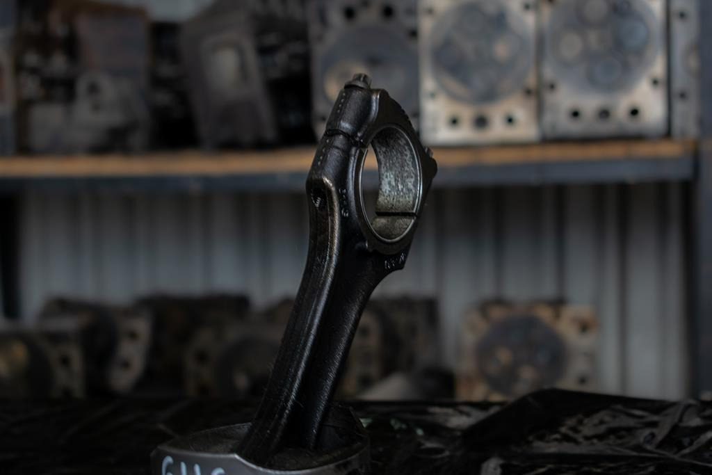 MERCEDES-BENZ SPRINTER 4CYLINDER WITH ENGINE CODE OM 646 - Klipnjača za Kamion: slika 1 MERCEDES-BENZ SPRINTER 4CYLINDER WITH ENGINE CODE OM 646 - Klipnjača za Kamion: slika 1