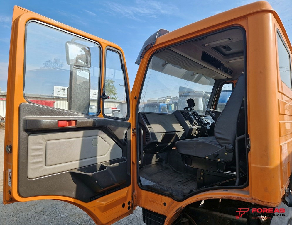 MERCEDES SK - SMALL - RIGHT HAND DRIVE - Kabina: slika 2 MERCEDES SK - SMALL - RIGHT HAND DRIVE - Kabina: slika 2