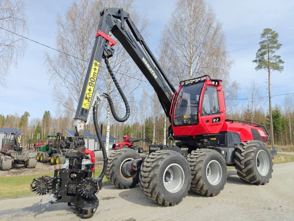 Komatsu 911 - Kombajn za šumarstvo: slika 1 Komatsu 911 - Kombajn za šumarstvo: slika 1