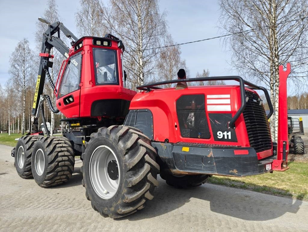Komatsu 911 - Kombajn za šumarstvo: slika 3 Komatsu 911 - Kombajn za šumarstvo: slika 3