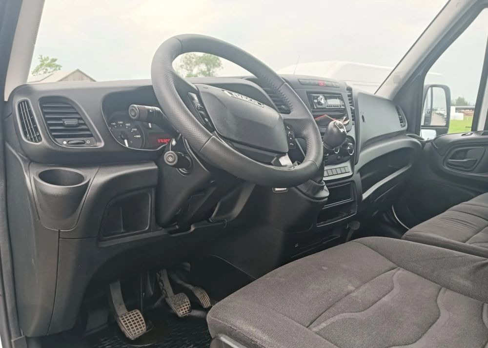 Iveco 35C13, 35C12, 35C14, 35C15 - Dostavno vozilo istovarivač: slika 5 Iveco 35C13, 35C12, 35C14, 35C15 - Dostavno vozilo istovarivač: slika 5