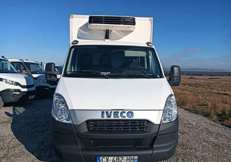 Iveco 35C13, 35C12, 35C14, 35C15 - Dostavno vozilo hladnjača: slika 2 Iveco 35C13, 35C12, 35C14, 35C15 - Dostavno vozilo hladnjača: slika 2