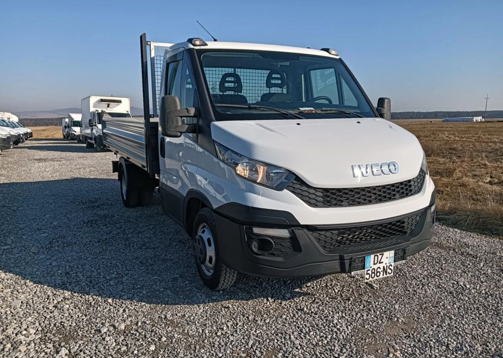 Iveco 35C13, 35C12, 35C14, 35C15 - Dostavno vozilo istovarivač: slika 2 Iveco 35C13, 35C12, 35C14, 35C15 - Dostavno vozilo istovarivač: slika 2