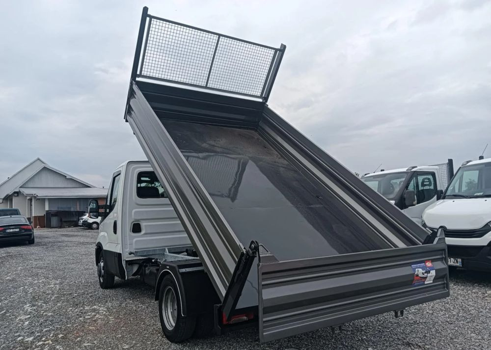 Iveco 35C13, 35C12, 35C14, 35C15 - Dostavno vozilo istovarivač: slika 3 Iveco 35C13, 35C12, 35C14, 35C15 - Dostavno vozilo istovarivač: slika 3