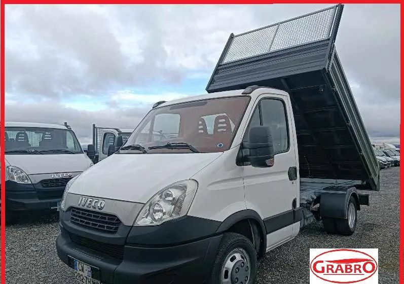 Iveco 35C13, 35C12 - Dostavno vozilo istovarivač: slika 1 Iveco 35C13, 35C12 - Dostavno vozilo istovarivač: slika 1