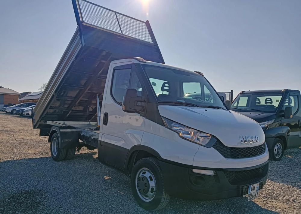 Iveco 35C15, 35C14, 35C13, 35C12 - Dostavno vozilo istovarivač: slika 4 Iveco 35C15, 35C14, 35C13, 35C12 - Dostavno vozilo istovarivač: slika 4