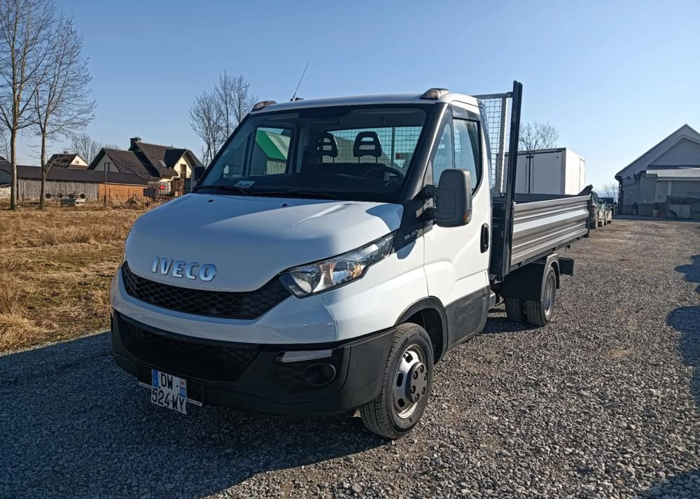 Iveco 35C15, 35C14, 35C13, 35C12 - Dostavno vozilo istovarivač: slika 3 Iveco 35C15, 35C14, 35C13, 35C12 - Dostavno vozilo istovarivač: slika 3