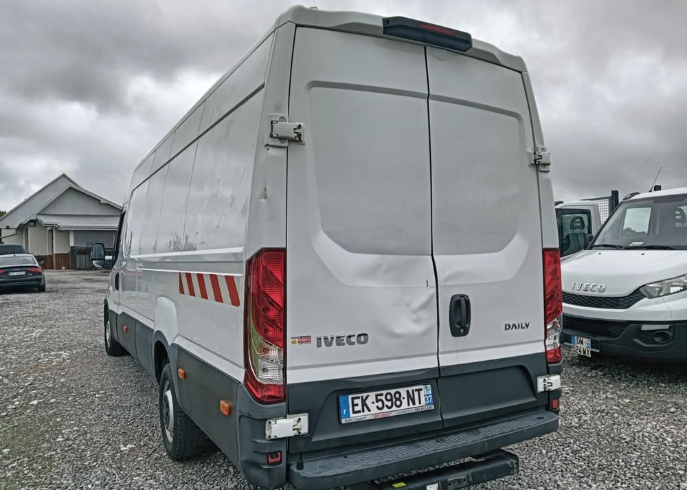 Iveco 35S14,35S13,35C13,35C12, - Furgon: slika 5 Iveco 35S14,35S13,35C13,35C12, - Furgon: slika 5