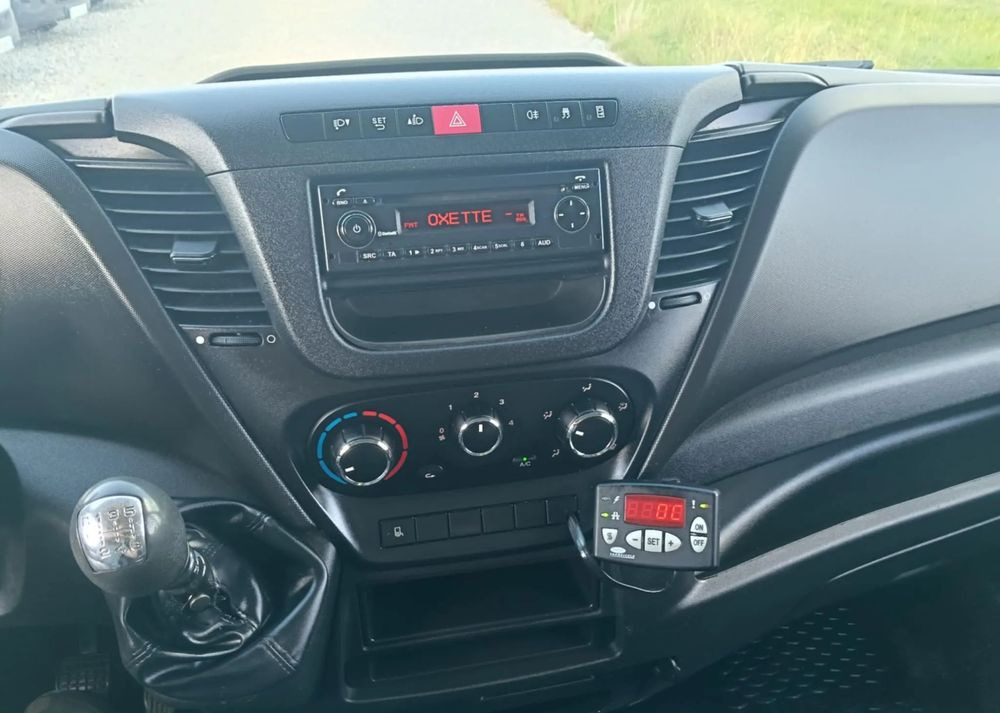 Iveco 35S16, 35S15, 35S14, 35S13, 35C13, 35C14 - Dostavno vozilo hladnjača: slika 4 Iveco 35S16, 35S15, 35S14, 35S13, 35C13, 35C14 - Dostavno vozilo hladnjača: slika 4