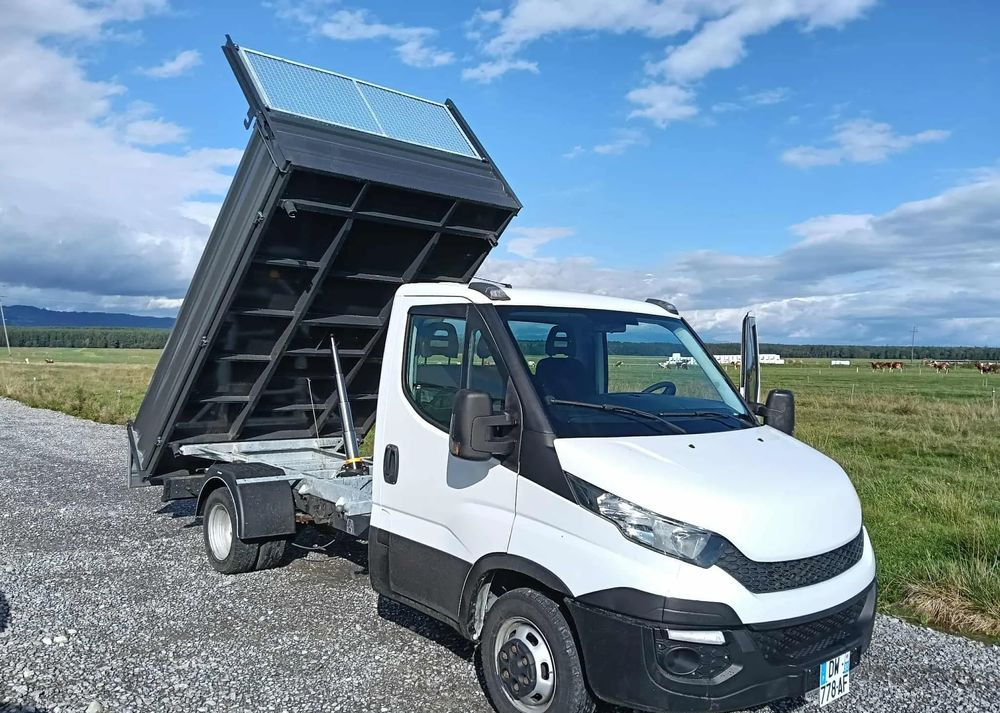 Iveco DAILY 35C13, 35C12, 35C14, 35C15 - Dostavno vozilo istovarivač: slika 5 Iveco DAILY 35C13, 35C12, 35C14, 35C15 - Dostavno vozilo istovarivač: slika 5
