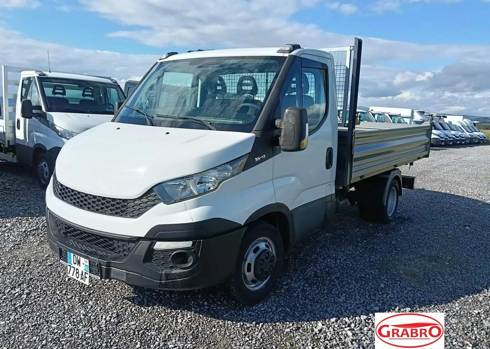 Iveco DAILY 35C13, 35C12, 35C14, 35C15 - Dostavno vozilo istovarivač: slika 1 Iveco DAILY 35C13, 35C12, 35C14, 35C15 - Dostavno vozilo istovarivač: slika 1