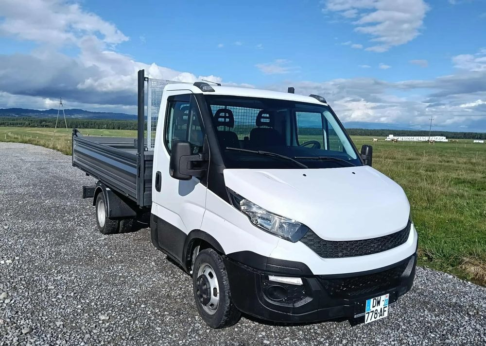 Iveco DAILY 35C13, 35C12, 35C14, 35C15 - Dostavno vozilo istovarivač: slika 2 Iveco DAILY 35C13, 35C12, 35C14, 35C15 - Dostavno vozilo istovarivač: slika 2