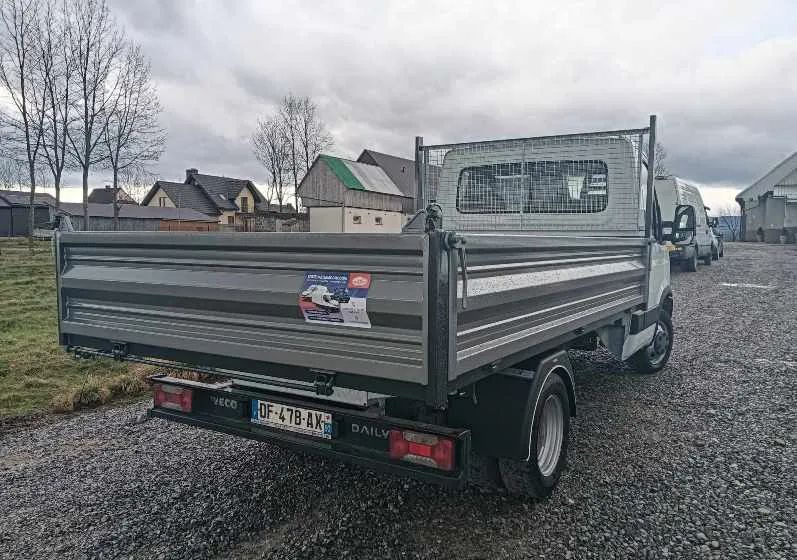 Iveco DAILY 35C13, 35C12, 35C15 - Dostavno vozilo istovarivač: slika 5 Iveco DAILY 35C13, 35C12, 35C15 - Dostavno vozilo istovarivač: slika 5