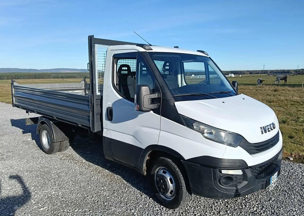 Iveco DAILY 35C13, 35C13, 35C15 - Dostavno vozilo istovarivač: slika 4 Iveco DAILY 35C13, 35C13, 35C15 - Dostavno vozilo istovarivač: slika 4