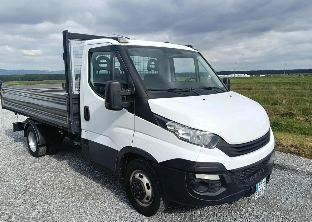 Iveco DAILY 35C14, 35C13, 35C12, 35C15 - Dostavno vozilo istovarivač: slika 2 Iveco DAILY 35C14, 35C13, 35C12, 35C15 - Dostavno vozilo istovarivač: slika 2
