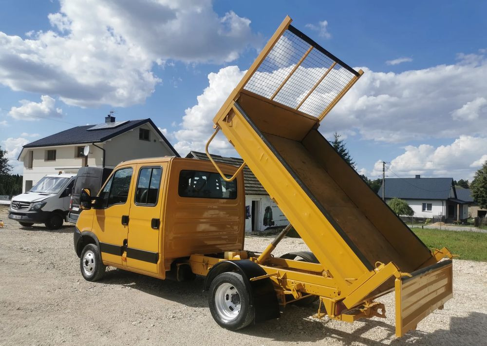Iveco Daily 35C12 Brygadówka wywrotka Dubel hak kiper doka 35C13 - Dostavno vozilo istovarivač: slika 4 Iveco Daily 35C12 Brygadówka wywrotka Dubel hak kiper doka 35C13 - Dostavno vozilo istovarivač: slika 4