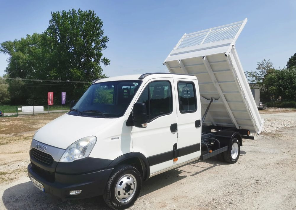 Iveco Daily 35C13 Kiper brygadówka 7-os wywrotka 130KM klimatyzacja Hak doka - Dostavno vozilo istovarivač: slika 1 Iveco Daily 35C13 Kiper brygadówka 7-os wywrotka 130KM klimatyzacja Hak doka - Dostavno vozilo istovarivač: slika 1