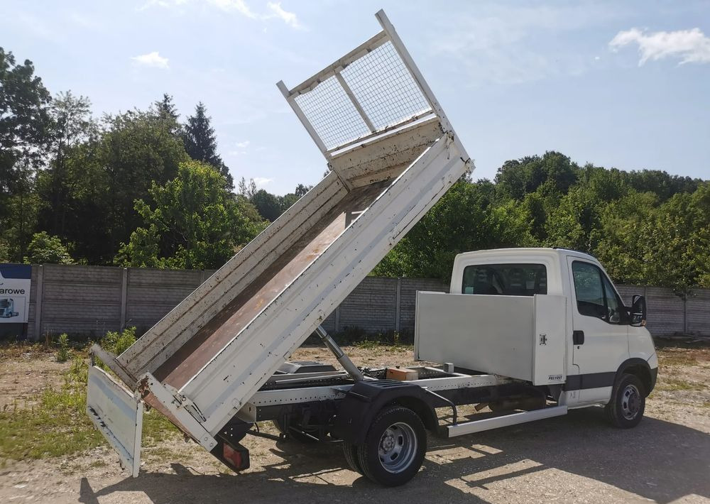 Iveco Daily 35C15 Kiper 3.0 - 150KM wywrotka Hak Bliźniak blokada mostu Klima - Dostavno vozilo istovarivač: slika 5 Iveco Daily 35C15 Kiper 3.0 - 150KM wywrotka Hak Bliźniak blokada mostu Klima - Dostavno vozilo istovarivač: slika 5